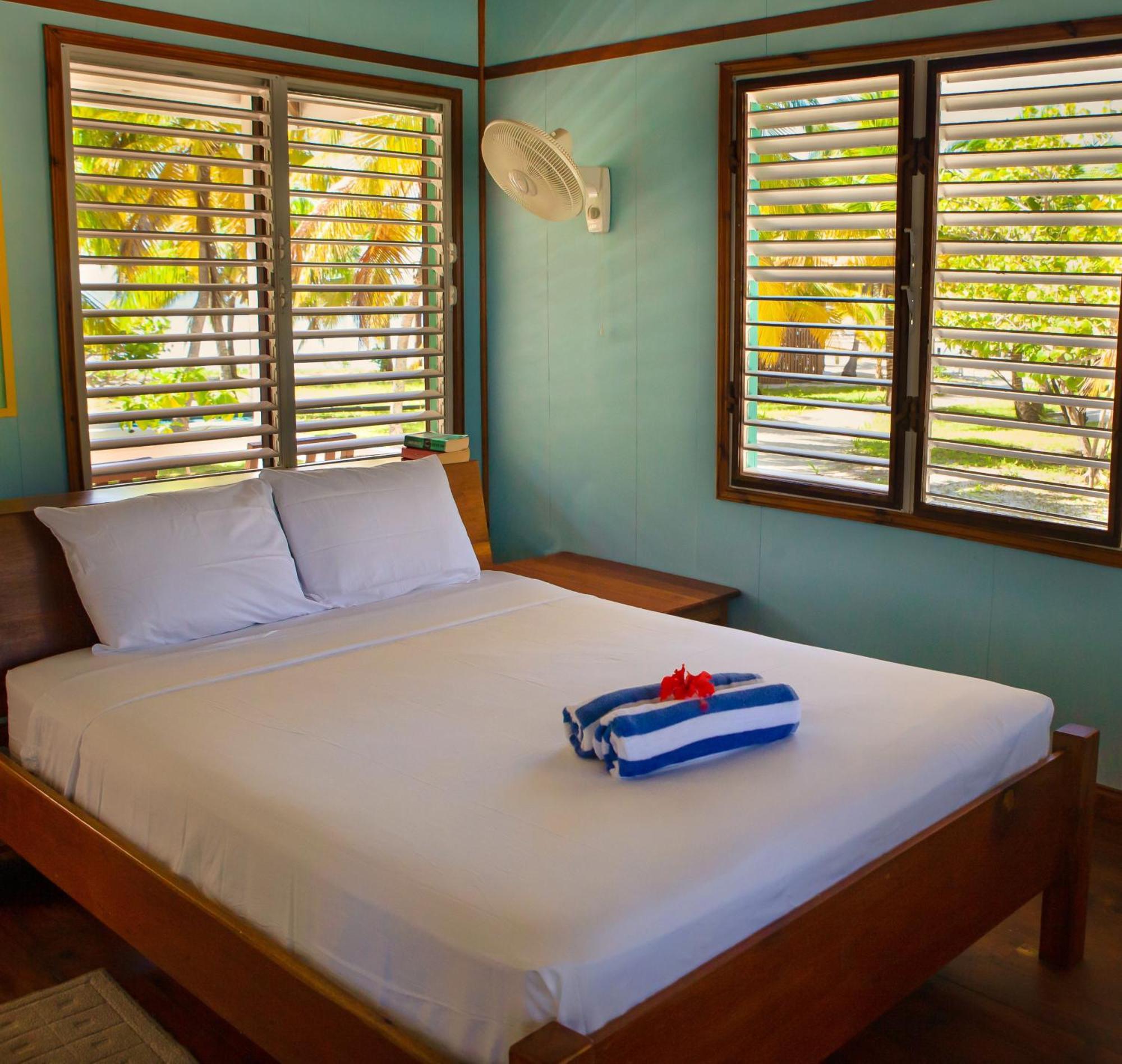 Pelican Beach Resort South Water Caye Dangriga Exteriér fotografie